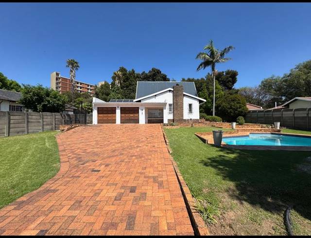 4 BEDROOM HOUSE FOR SALE IN VAN RIEBEECK PARK